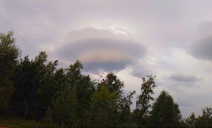 Кузбассовцы приняли необычные облака за НЛО